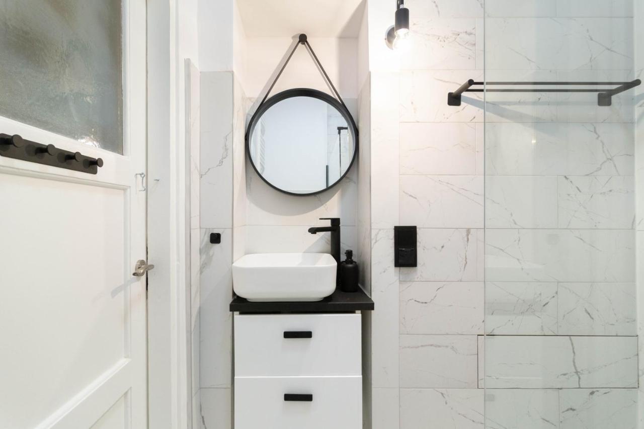 קרקוב Glamorous And Brand New 2 Bedroom מראה חיצוני תמונה