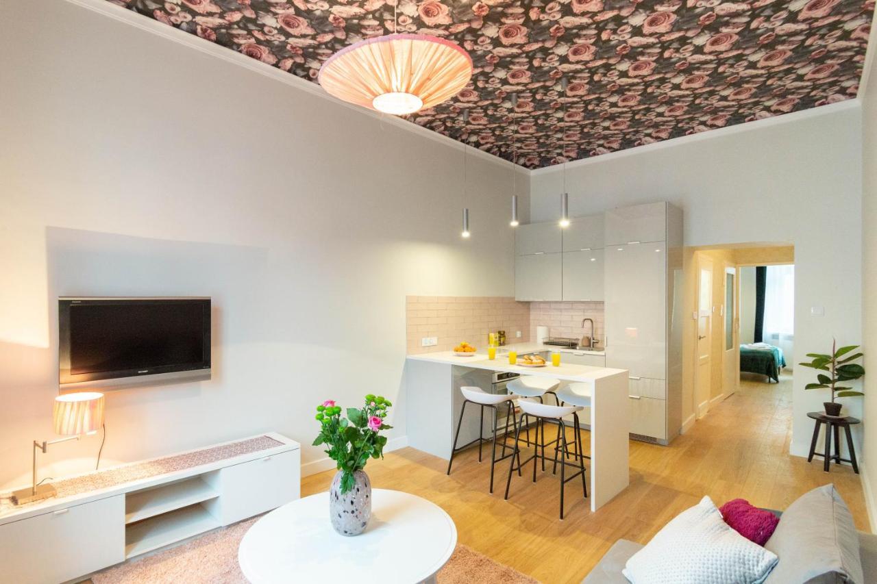 קרקוב Glamorous And Brand New 2 Bedroom מראה חיצוני תמונה